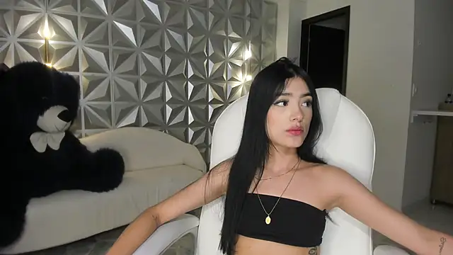 zoerouse_'s cam snapshot