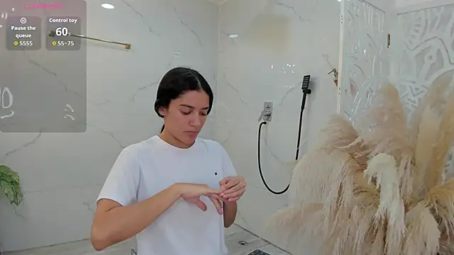 Skylerwhite02's cam snapshot