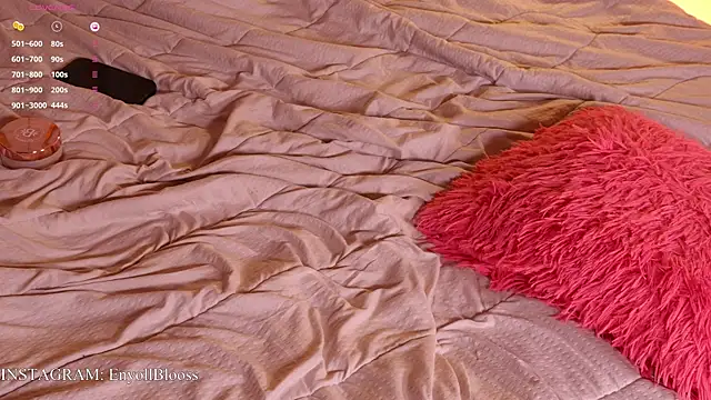 Enyoll_'s cam snapshot