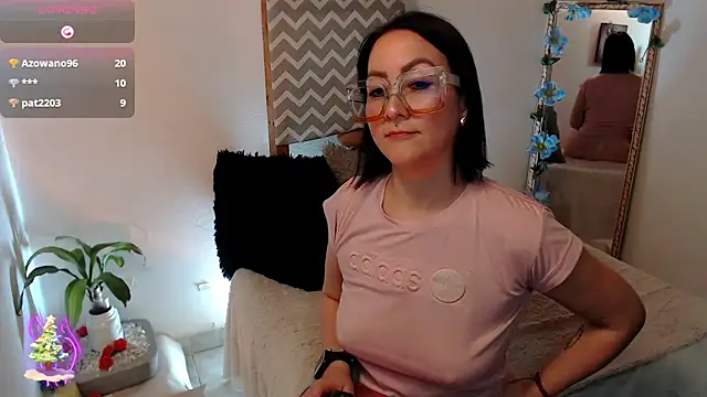 kiara_bermont's cam snapshot