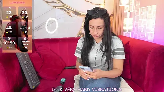 Bella_williamss_'s cam snapshot