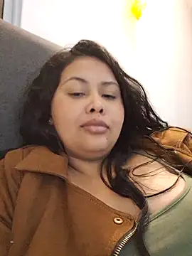 Alessandraa-'s cam snapshot