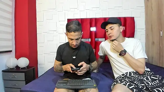 GloryHoleCol's cam snapshot