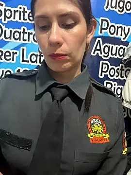 Alysson-- live sex cam