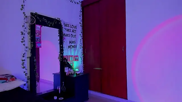 little_kayla_'s cam snapshot