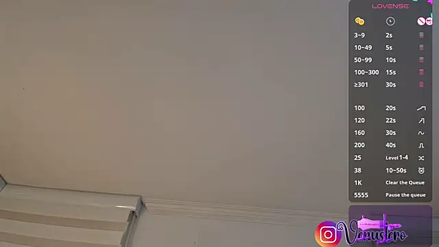 venusleroy_'s cam snapshot