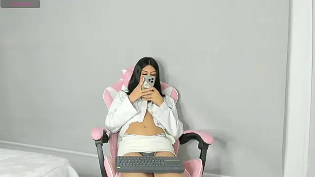 kendal_hot01 live sex cam