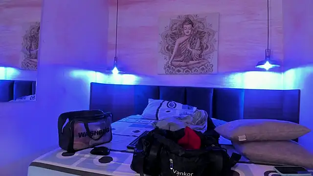 MelaniieRoux's cam snapshot