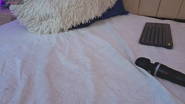 Esmeralda_Candy's cam snapshot