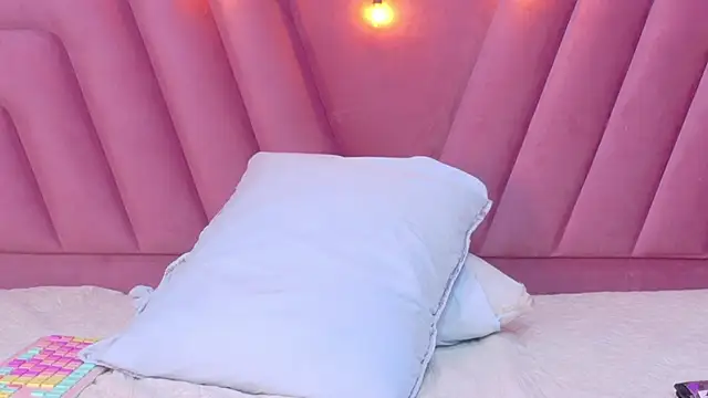 Beautifulskinny18's cam snapshot