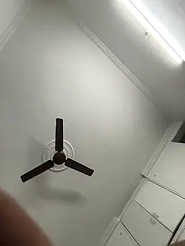 paro22_sex's cam snapshot