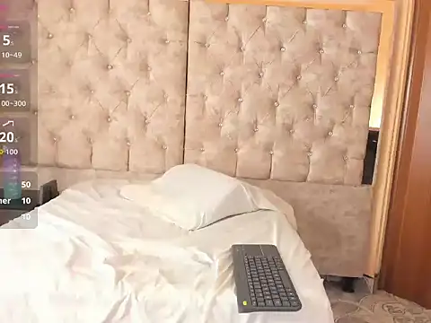 CATALINA_HIL9's cam snapshot