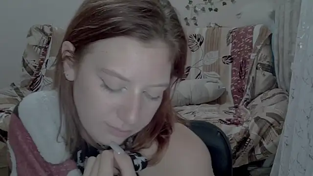 Lily_Ember's cam snapshot