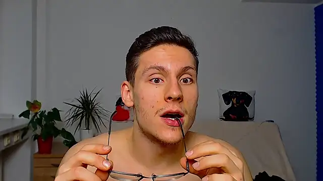 ZeinMiracles's cam snapshot