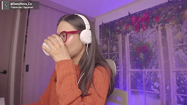 DanyNova_Co's cam snapshot