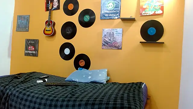 skinnyverus18's cam snapshot