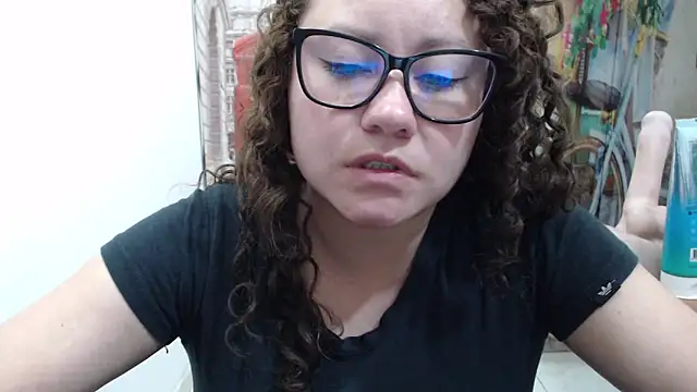 curly_greeneyed's cam snapshot