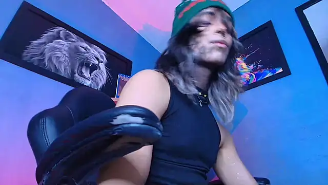 luxiel_'s cam snapshot