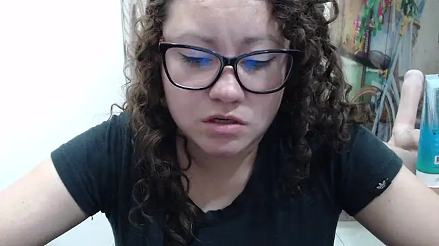 curly_greeneyed's cam snapshot