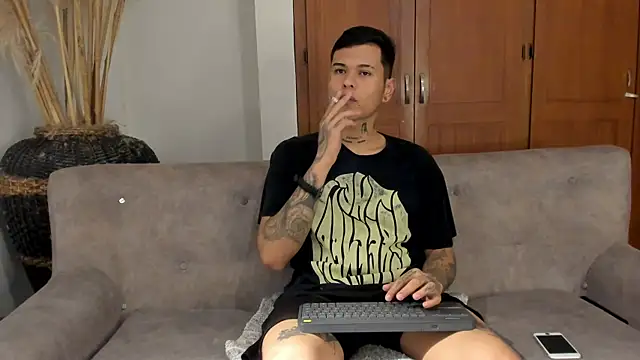 jamesinked_'s cam snapshot