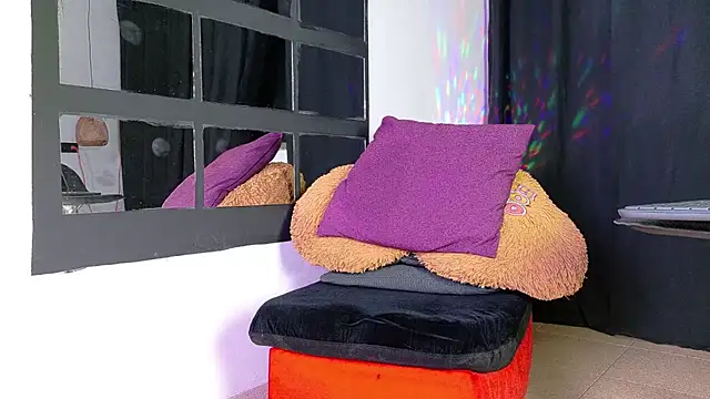 louis_bcasta1's cam snapshot