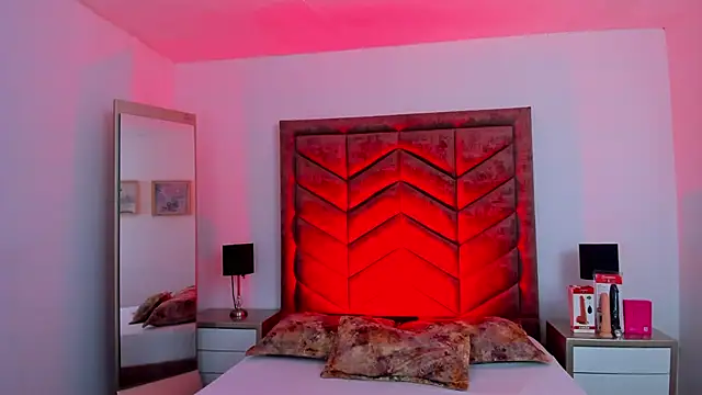 VanessaParis__'s cam snapshot