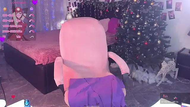 KarambaMoon's cam snapshot