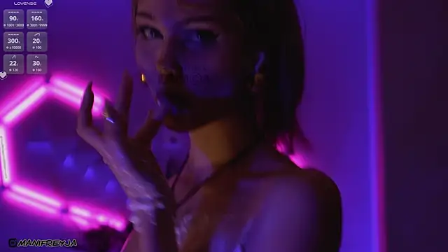 ManiFreyja's cam snapshot