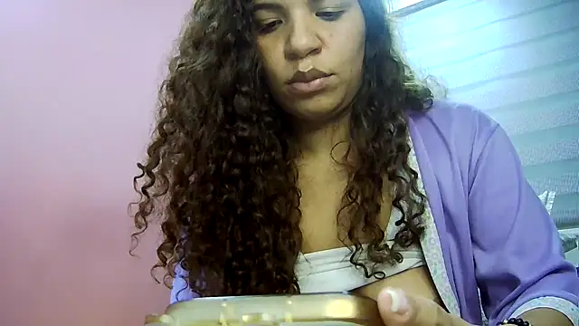 gatubelahot's cam snapshot