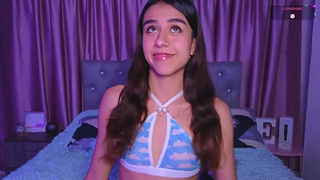 Emiily_Scott1's cam snapshot