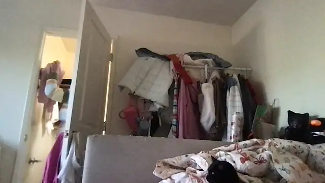 HYPHYtype's cam snapshot