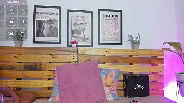 Alisson_Boobs_'s cam snapshot