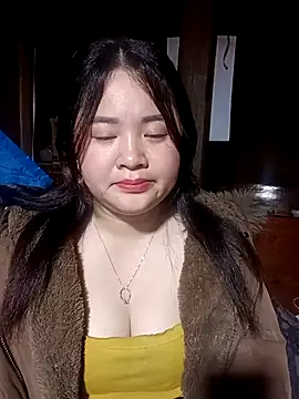 Bee-bgolden live sex cam