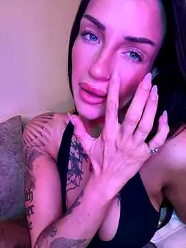 NikkiFoxx_13's cam snapshot