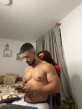 Ezzio_Scolaro's cam snapshot