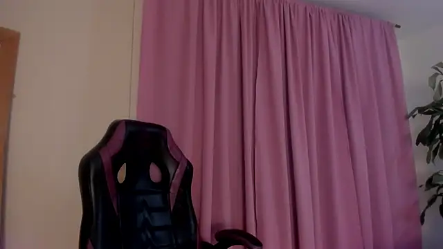 Emmaa_Queen_'s cam snapshot