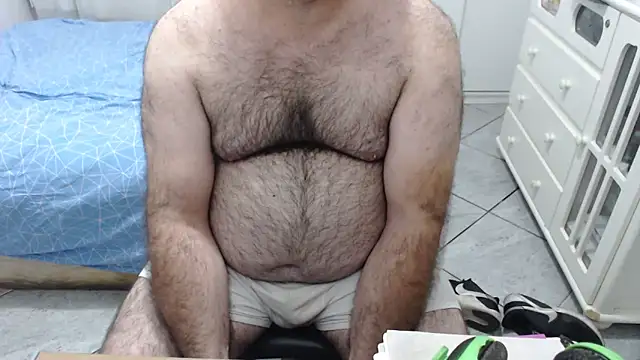 MysterBearMG live sex cam