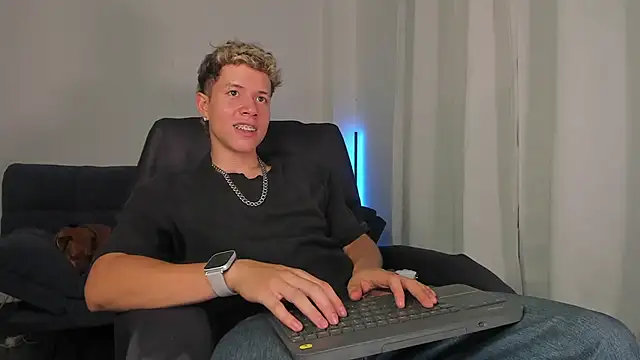 nathan_blake live sex cam