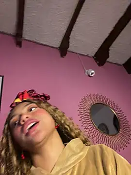 PrettyLia's cam snapshot