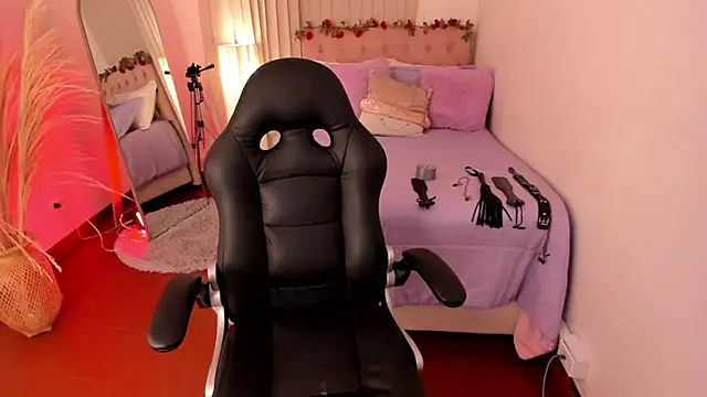 Lucie_Harper's cam snapshot