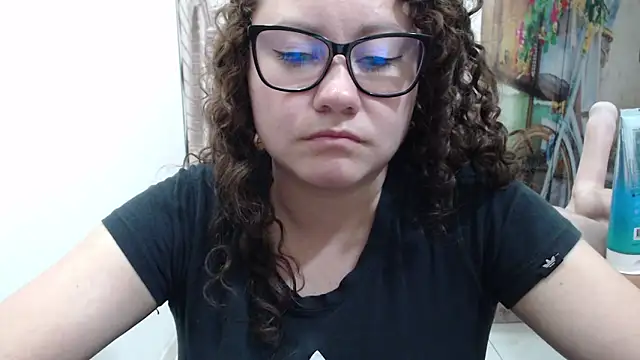 curly_greeneyed's cam snapshot