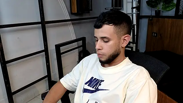 Maxcole_07's cam snapshot