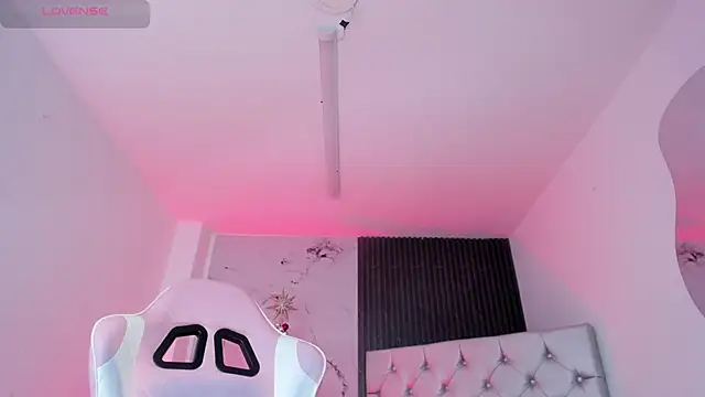 chloesagee's cam snapshot