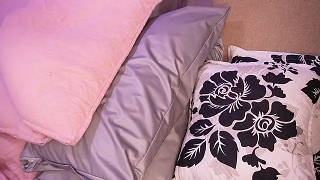 rousse_coup's cam snapshot