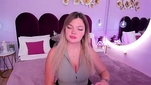 ZaraBloom's cam snapshot