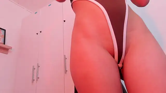 zoe-moreau's cam snapshot