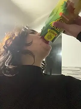 tesaa1212's cam snapshot