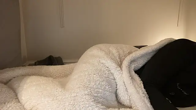 ijustturned18today's cam snapshot