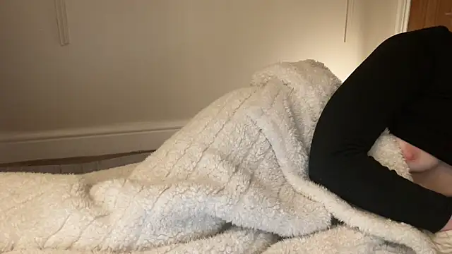 ijustturned18today's cam snapshot