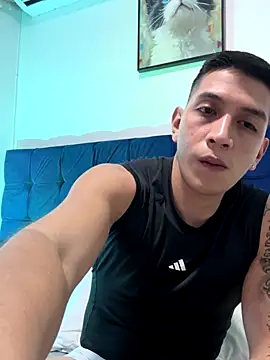 OliverWest04 live sex cam